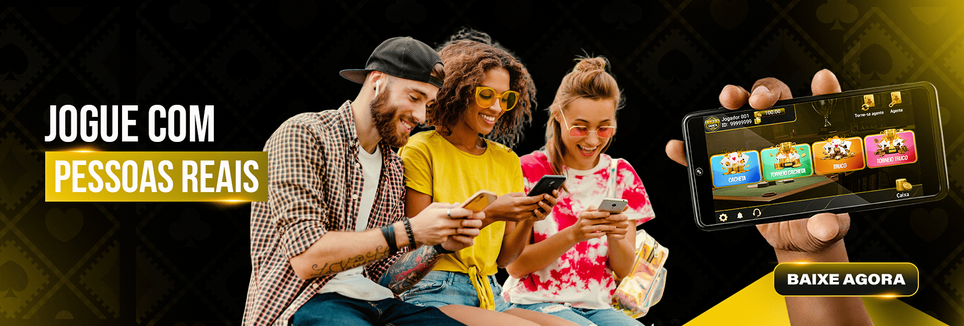 3 Pessoas jogando no super cacheta